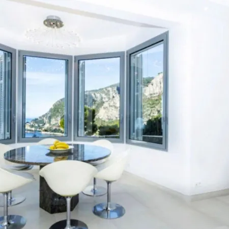 Coastal With Panoramic Sea Views Willa